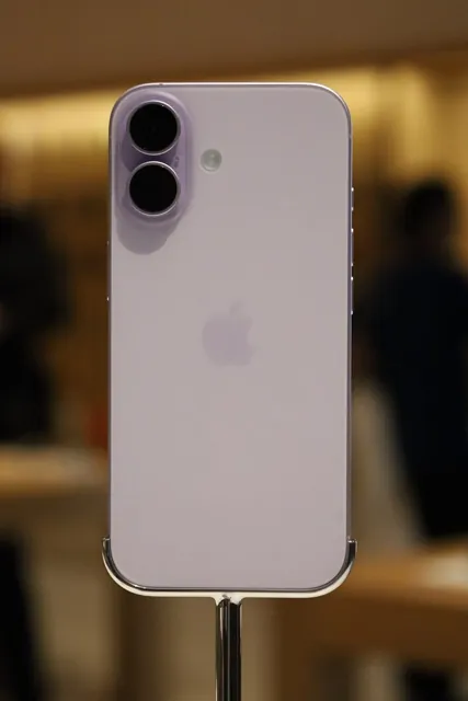 iPhone 17