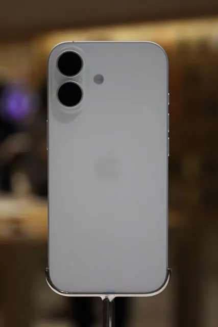 iPhone 17