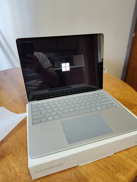 Microsoft Surface Laptop (7th Edition)